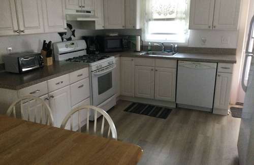 Seabrook House | Beachfront Seabrook House with WiFi and Grills for Families
