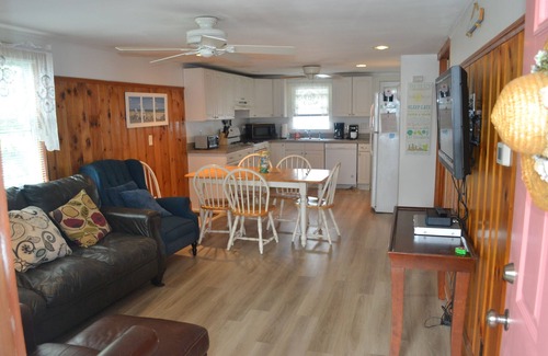Seabrook House | Beachfront Seabrook House with WiFi and Grills for Families