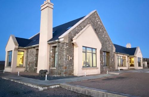 Clifden Villa | Experience Seabrook Lodge: Oceanfront Stay in Clifden