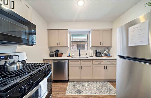 Seabrook House | Seabrook, TX Vacation Home Near El Jardin Beach