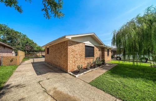 El Lago House | Seabrook TX Vacation Home Near El Jardin Beach