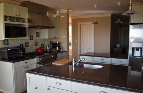 Little Compton House | Indulge at Seabury House: Top-Rated Farm Retreat