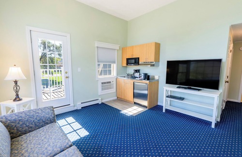Ogunquit Resort | Seacastles Resort: Family-Friendly Retreat with Pool & Breakfast