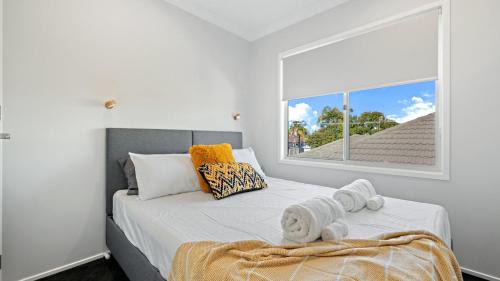 Glenorie House | Seachange Umina - Modern Retreat Near Shops and Beach