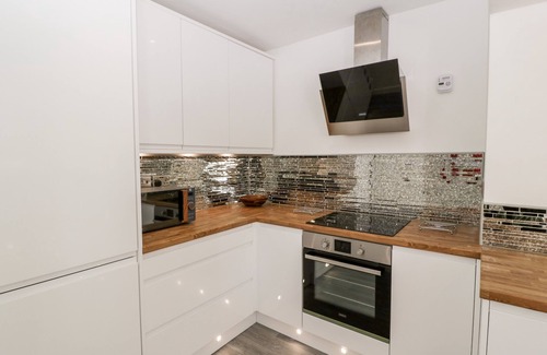 Burnham-on-Sea Cottage | Seaside Serenity: Pet-Friendly Cottage in Burnham-On-Sea