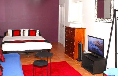 Seacliff Apartment | Pet-Friendly Seacliff Beach Studio for Budget Travelers