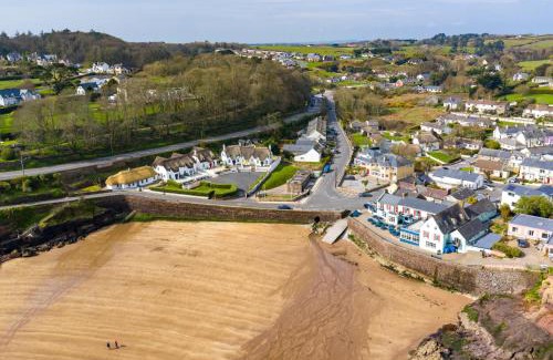 Dunmore East House | Child-Friendly Seacliff HH No 8: A Coastal Retreat