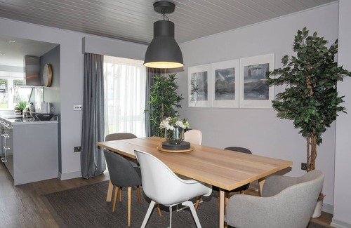 Y Felinheli House | Pet-Friendly SEACLUSION: A Scenic Cottage Retreat