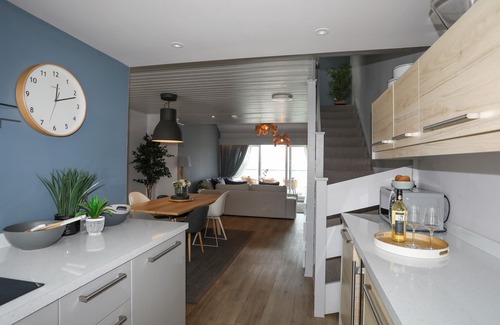 Y Felinheli House | Pet-Friendly SEACLUSION: A Scenic Cottage Retreat