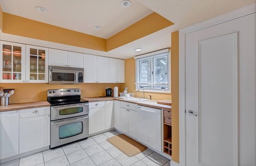Sawgrass Condo | Seaclusion: Ideal Family Retreat with Beach and Golf Access