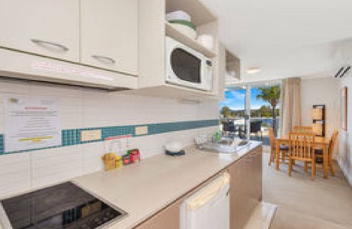 Ettalong Beach House | Relax at Seacoast - Ettalong Beach Resort with Ocean Views