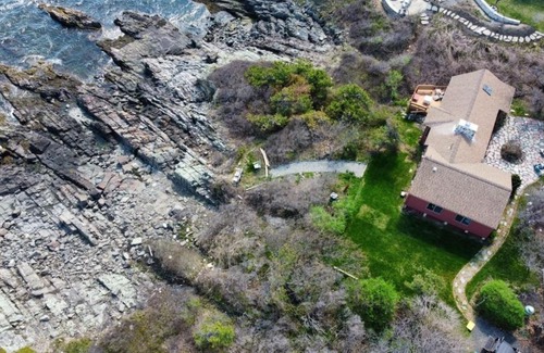 Cape Neddick House | Seacoast Sanctuary: Family-Friendly Coastal Retreat
