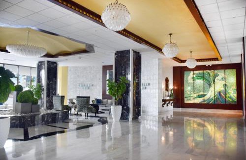 Mid Beach Apartment | Oceanfront Retreat at Seacoast Suites on Miami Beach