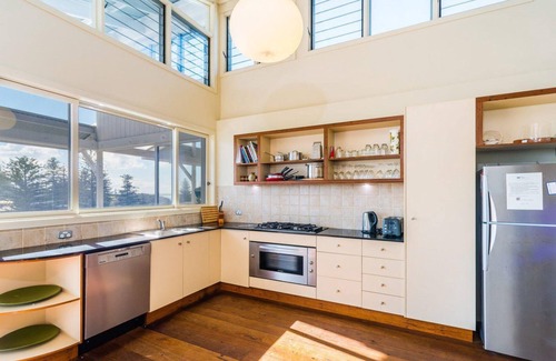Yamba House | SeaCrest: Pet-Friendly Unit with Oceanfront Views