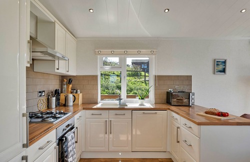 Saint John Ski Chalet | Discover Seacroft: A Pet-Friendly Retreat with Spa & Pool