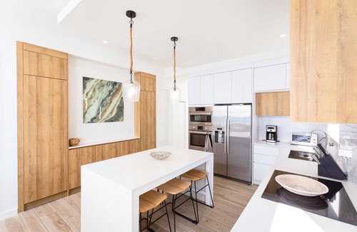 Northwest Point Condo | Experience Oceanfront Bliss at SeaDreams Condos with Pool