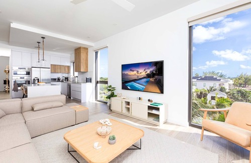Northwest Point Condo | Experience SeaDreams #5: Oceanfront Views & Rooftop Oasis