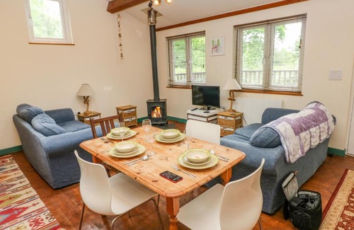 Llansteffan House | Top-Rated Seadrift Cabin: Ocean View & Pet Friendly Retreat