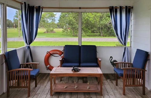Long Mott House | Seadrift Pelican House: Ideal for Bird Watching Enthusiasts