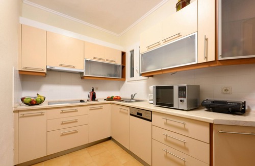 Parelia Villa | Seaduced Beachfront Villa with Pool and Family-Friendly Amenities