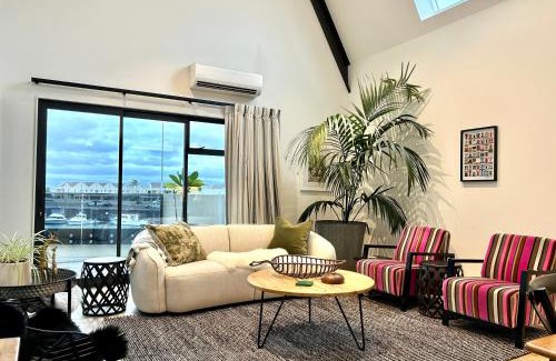 Ahuriri Apartment | Experience SEAduction: 4-Star Family-Friendly Retreat