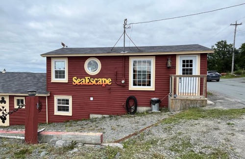 Bay Roberts Bed & Breakfast | Beachfront Bliss at SeaEscape Wharf - Rated 10/10 by Guests