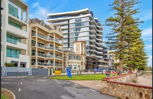 Glenelg Apartment | Oceanfront Seafield Tower Glenelg with Hot Tub Access