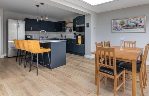 Seaford House | Seaford Retreat: Pet-Friendly Getaway with Free Parking