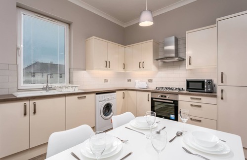 Ayr Apartment | Seaforth Suite - Donnini Apartments: Family & Pet Friendly Stay