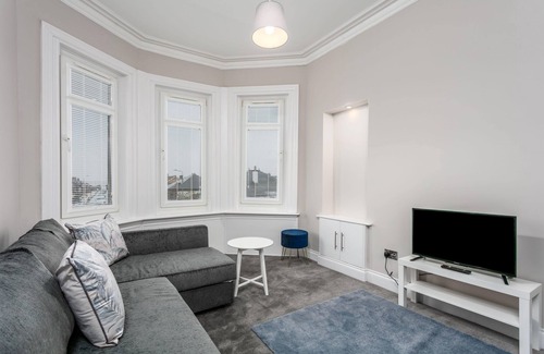 Ayr Apartment | Seaforth Suite - Donnini Apartments: Family & Pet Friendly Stay