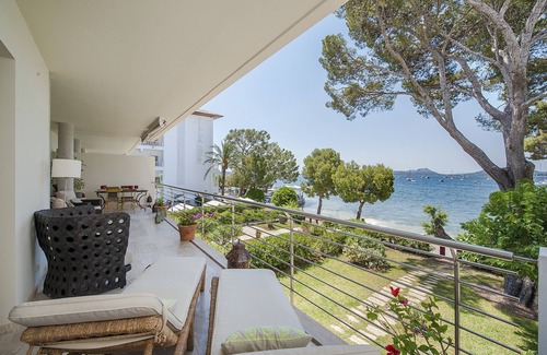 Puerto de Pollensa Apartment | Oceanfront Seafront Apt Vora Dor - Rated 9.2/10