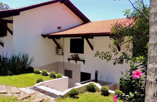 Ilhota House | Seaside Escape at Praia Grossa with Top Amenities