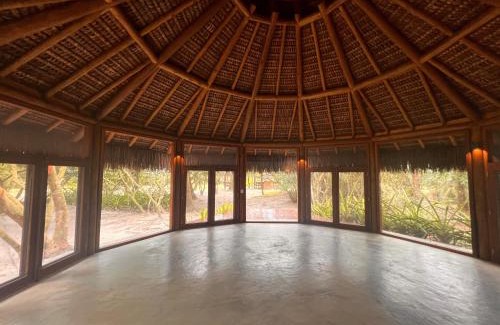 Aritagua Ski Chalet | Seafront Chalet Cocoa Coast with Private Beach Access