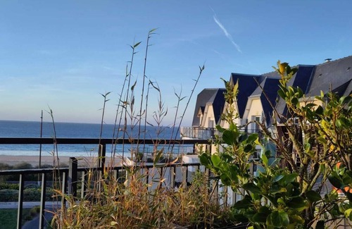 Sables-d'Or-les-Pins Apartment | Seafront Duplex in Les Sables d'OR - Rated 9.6/10