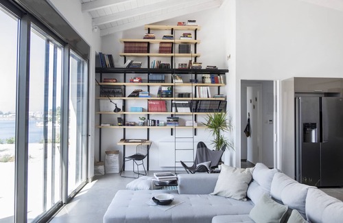 Eretria House | Seafront House with Breathtaking Views Near Athens