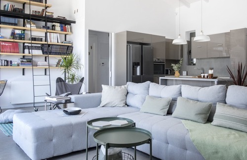Eretria House | Seafront House with Breathtaking Views Near Athens