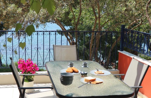 Elia Apartment | Oceanfront Seafront Loft in Akti Elia - Guest Rated 9/10