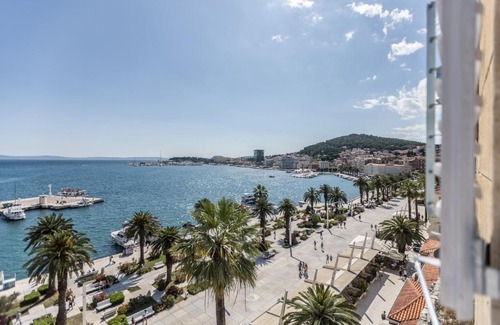 Old Town Apartment | Oceanfront Retreat: Seafront Apartment Pere for Families
