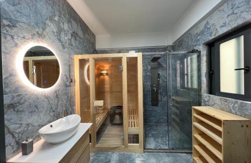 Monemvasia Apartment | Oceanfront Suite with Jacuzzi, Sauna & Perfect Reviews