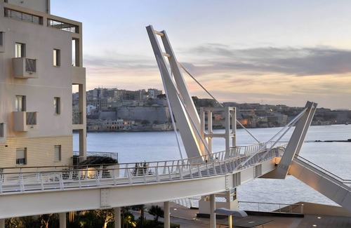 Sliema Apartment | Seafront Retreat with Pool and Family-Friendly Amenities