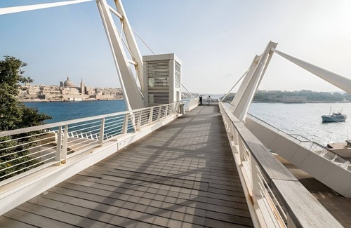 Sliema Apartment | Seafront Retreat with Pool and Family-Friendly Amenities