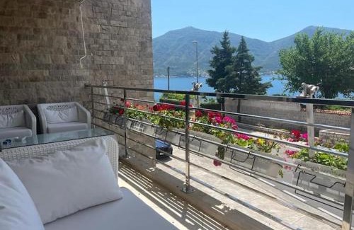Ljuta Apartment | Oceanfront Seafront Soleil Apartment - Rated 10/10 by Guests