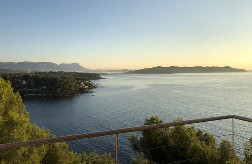La Seyne-sur-Mer Villa | Seafront: Tranquil Oasis with Pool & Private Sea Access