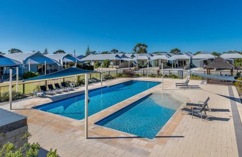 Jurien Bay Villa | Seafront Unit 49: Ideal Family Getaway with Pool Access