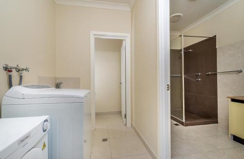 Jurien Bay Villa | Seafront Unit 50: Family-Friendly Retreat with Pool Access