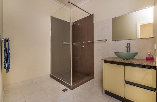 Jurien Bay Villa | Seafront Unit 50: Family-Friendly Retreat with Pool Access