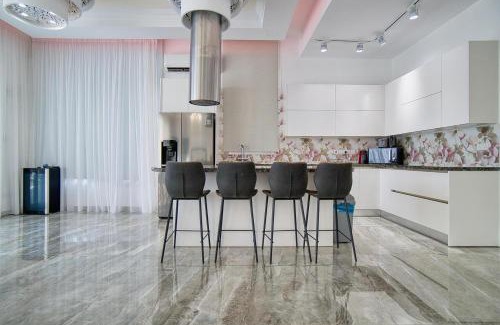 Kissonerga Villa | Seafront Prestige Villa: 4-Star Retreat with Pool Access