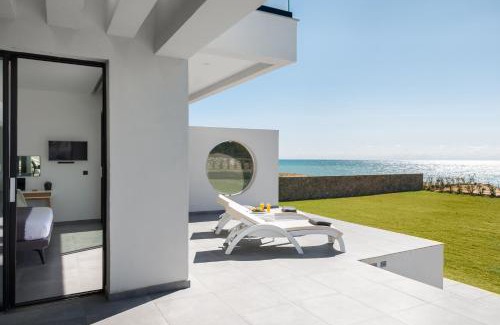 Chalikounas Villa | Beachfront Villa Nafsika with Private Infinity Pool