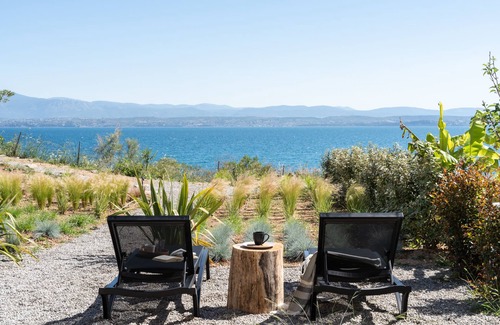 Eretria House | Seafront Villa with Private Beach & Top-Rated Amenities
