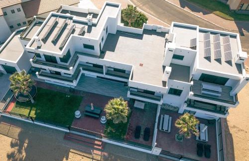 Rand Rifles Apartment | Oceanfront Retreat: Guest Rated 9.8/10 with Ocean View
